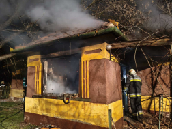 A tűzoltók kiérkezésekor a ház több helyisége égett már