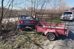 Két személygépkocsi ütközött össze