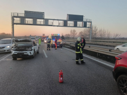 Három személygépkocsi ütközött össze 