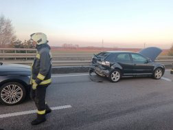 A monori tűzoltók végzeték a műszaki mentési feladatokat