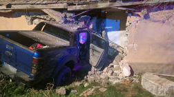 Családi házba rohant egy gépkocsi Bugyi határában