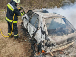 Teljesen kiégett az autó