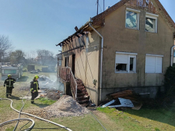 Családi ház égett Ócsán