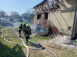 Családi ház égett Ócsán