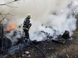 A tűz száz négyzetméteren égett