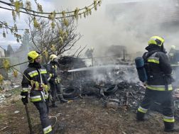 A lángok az épületet is veszélyeztette