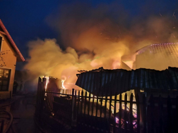 A melléképület teljes egészében égett