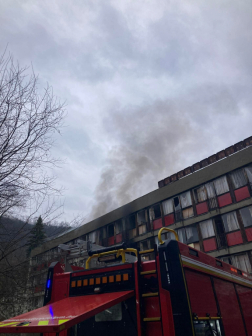 Tűz keletkezett egy elhagyatott szállodában Kismaroson