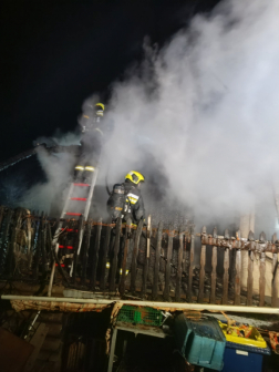 Hatvan négyzetméteres épület kapott lángra