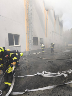 Tizenkét sugárral oltották el a lángokat