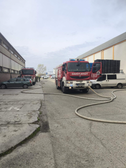 Húsz tűzoltóautó vonult a helyszínre