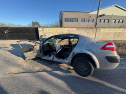 Két személygépkocsi ütközött össze