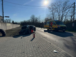 Az összetört gépkocsik forgalmi akadályt okoztak