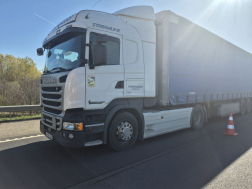 Az összetört járművek forgalmi akadályt okoztak