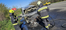 31-es főút gépkocsi égett