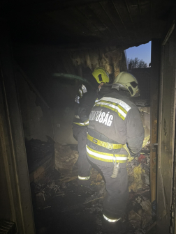 Teljes egészében égett a tetőzet