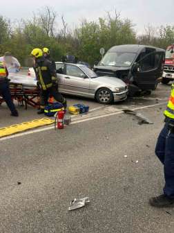 A járművekben összesen négy ember utazott