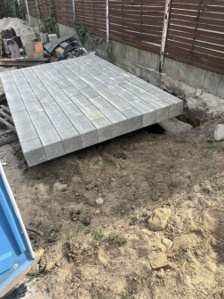 A gödöllői hivatásos tűzoltók kézi erővel az embert kiemelték