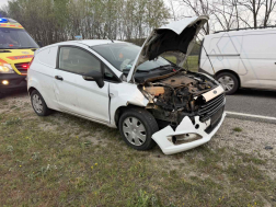 Szarvassal ütközött egy személygépkocsi 