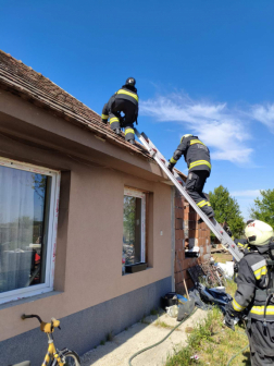 Berendezési tárgyak égtek