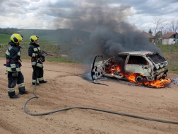 A tűz keletkezésekor a gépkocsiban nem tartózkodott senki