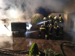 A dabasi hivatásos tűzoltók megakadályozták a tűz továbbterjedését