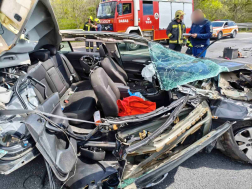 Kamion hátuljába rohant egy személygépkocsi 