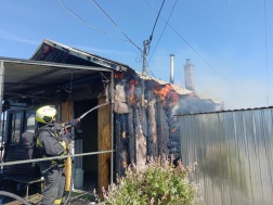 Negyven négyzetméteres ház égett