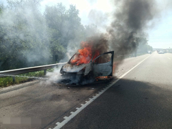 A ceglédi hivatásos tűzoltók visszahűtötték a felhevült fém alkatrészeket