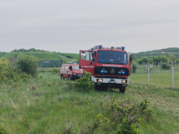 A lángok további területet veszélyeztettek