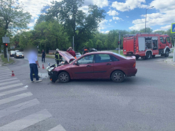 Motorkerékpáros és egy személygépkocsi ütközött össze