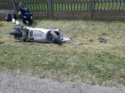 Árokba hajtott egy motorkerékpáros