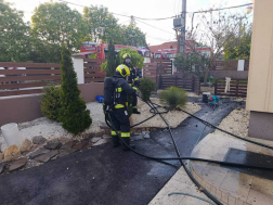 A tűzoltók átvizsgálták az épületet
