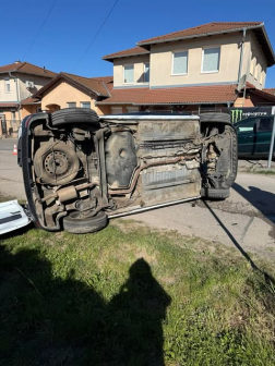 Két személygépkocsi ütközött össze