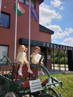 Nyitott szertárkapuk a gyereknapon