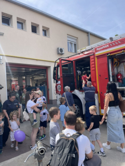 Nyitott szertárkapuk a gyereknapon