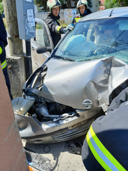 A tűzoltók átvizsgálták a járművet