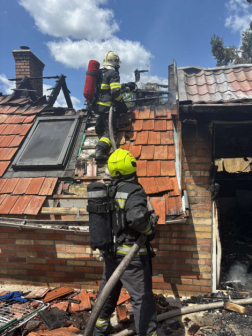 A tűzoltók átszellőztették az épületet