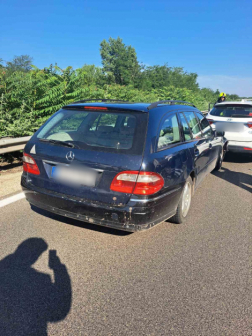 Öt autó és egy tehergépkocsi ütközött össze