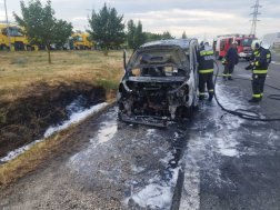 Menet közben kapott lángra az autó