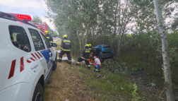 Árokba csapódott egy személygépkocsi