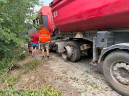 Kamion és személygépkocsi ütközött össze