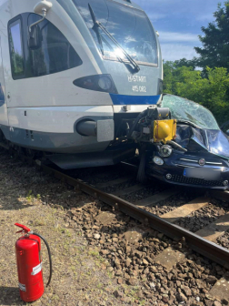 A gépkocsiban egyedül a sofőr utazott