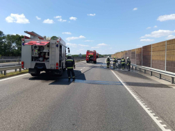 A tűzoltók átvizsgálták a járművet