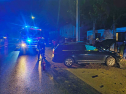 Az összetört gépkocsik forgalmi akadályt okoztak
