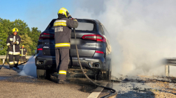 Gépkocsi égett az M4-es autóúton 