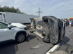Négy személygépkocsi ütközött össze az M5-ös autópályán