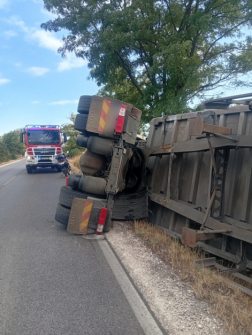 A kamion gabonát szállított