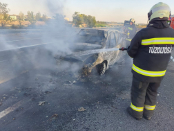 	Kigyulladt egy gépkocsi az M0-ás autóúton