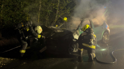 Teljes egészében égett az autó